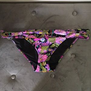 VS Bikini bottom